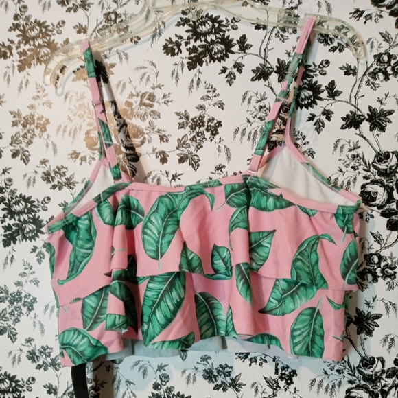 Swimsuit - Picture 3 of 5